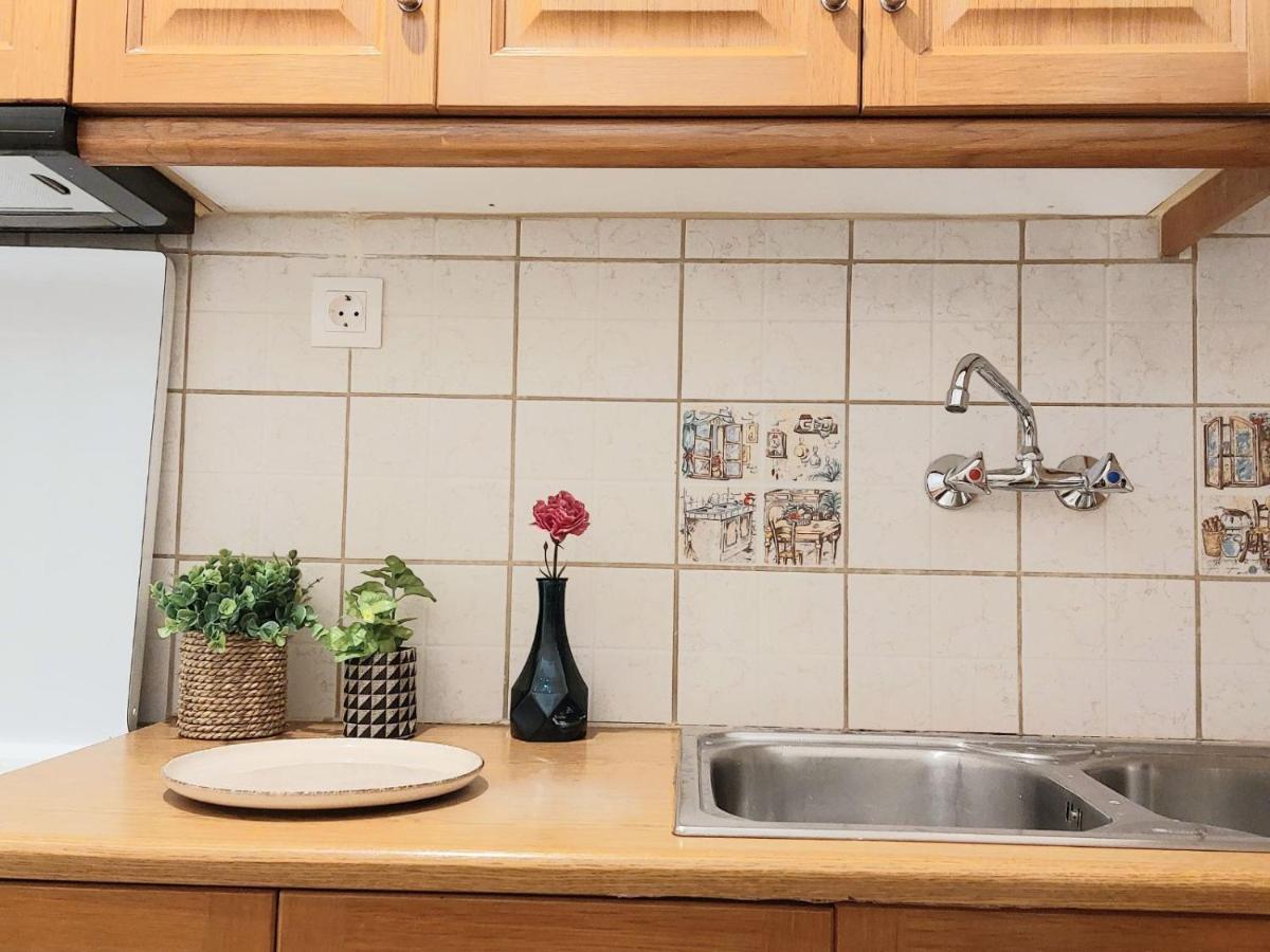 Lovely Equipped Apartment In Kallithea Athens Exterior photo