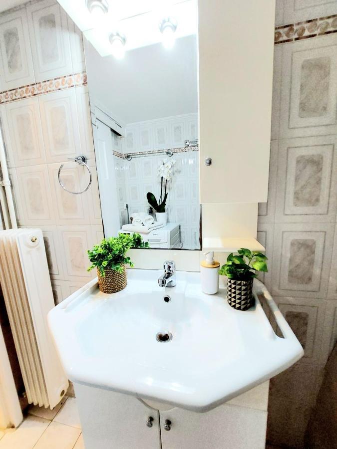 Lovely Equipped Apartment In Kallithea Athens Exterior photo